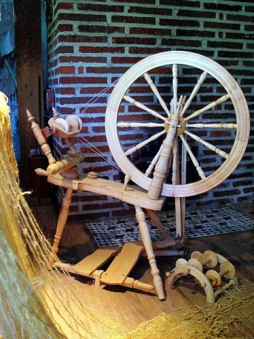 kromski spinning wheel